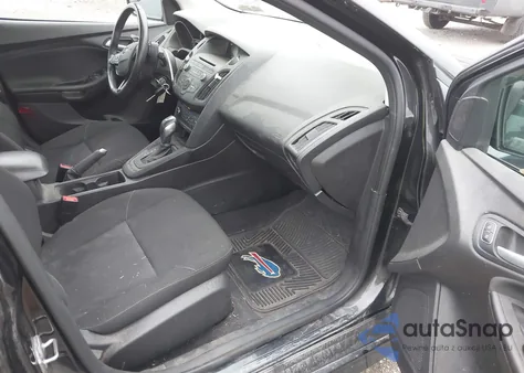 2015 Ford Focus Se z USA, uszkodzony, nr VIN 1FADP3F28FL247691